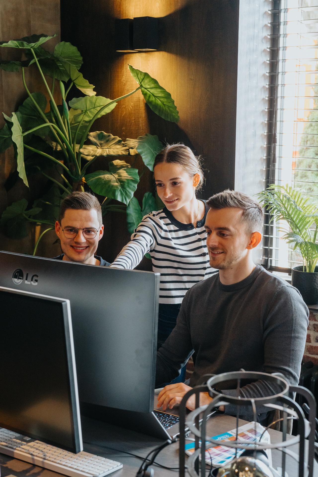 Team Creatic werkt samen achter het scherm aan digitale marketing