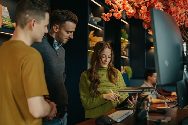 Team van Creatic werkt samen aan de ontwikkeling van een webshop